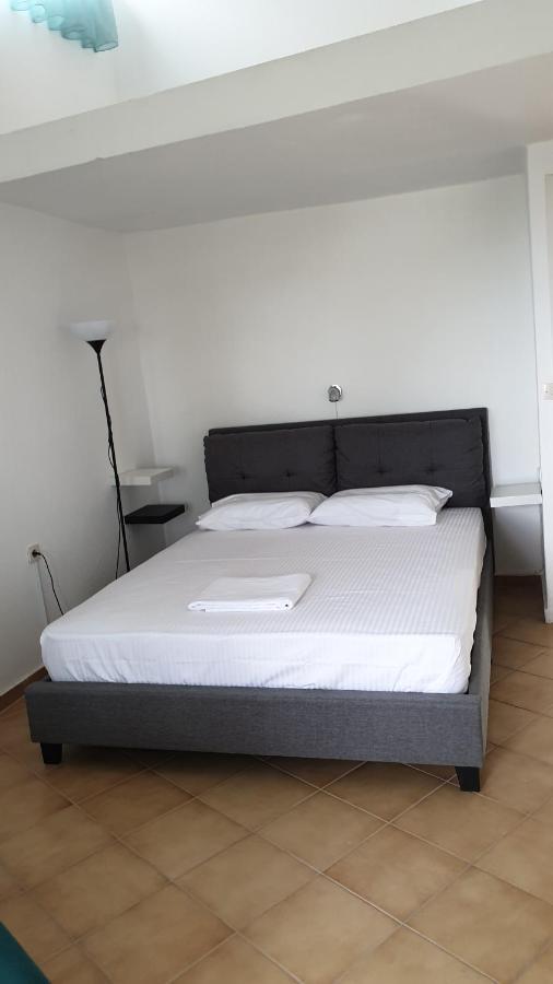 Appartement Amparoudes à Kriopigi Extérieur photo